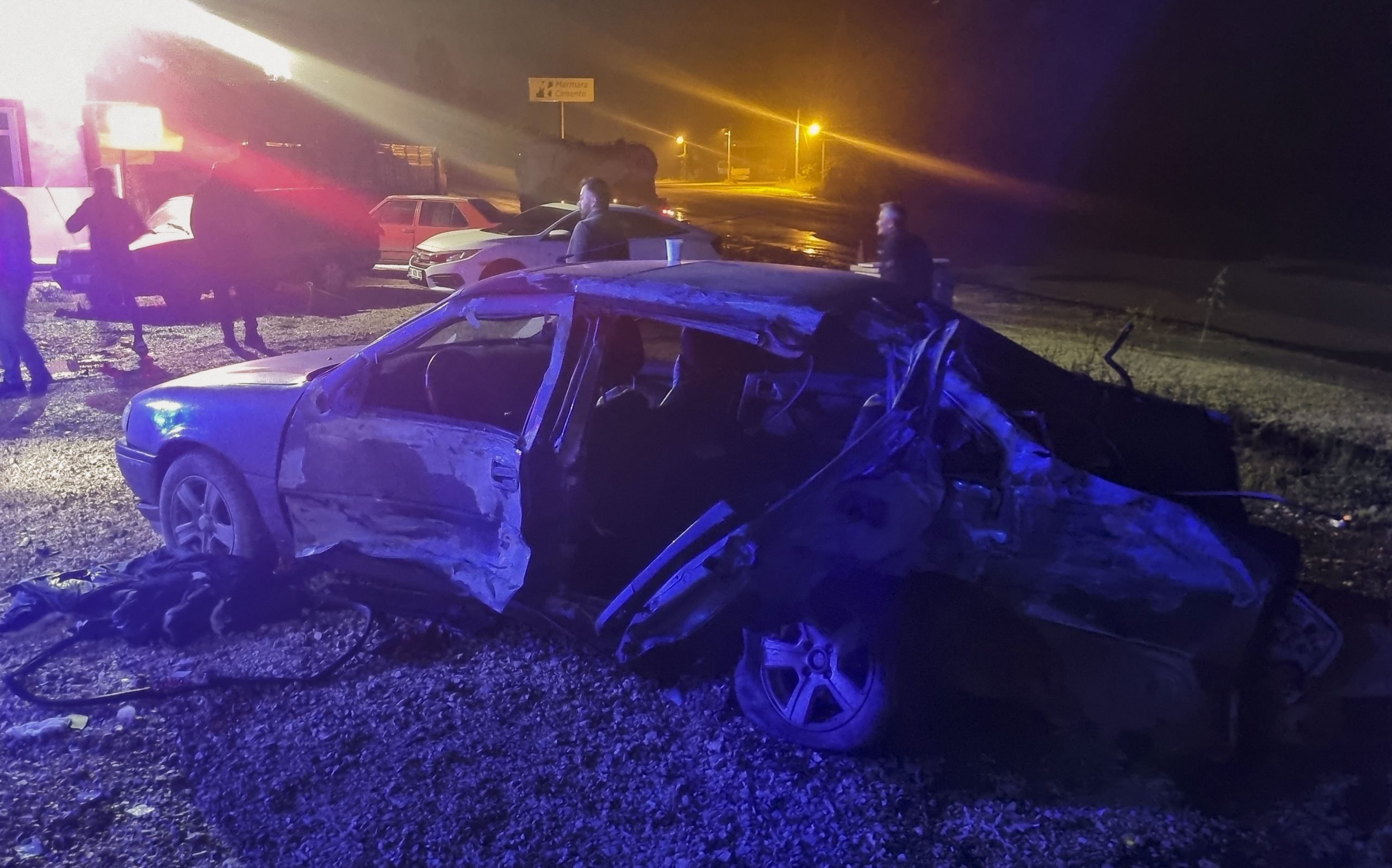 Silobas dorse takılı tır ile çarpışan otomobildeki 1 kişi öldü, 4 kişi yaralandı