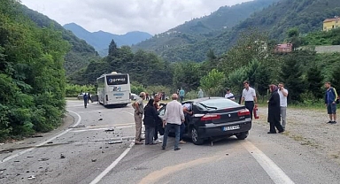 Giresun'da otobüs ile çarpışan otomobilin sürücüsü ağır yaralandı