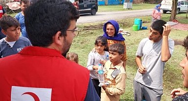 Sağanak nedeniyle fındık işçilerinin kaldığı çadırları su bastı