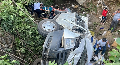 Fındık işçilerini taşıyan minibüs devrildi, 20 kişi yaralandı