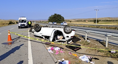 Trafik kazasında polis çift hayatını kaybetti, 2 çocukları yaralandı