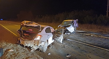 2 aracın çarpıştığı kazada 1 kişi öldü, 1 kişi yaralandı