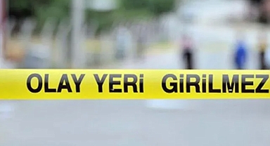 Babasını bıçaklayarak öldüren kişi, annesi ve kardeşini de yaraladı