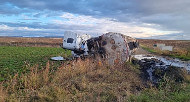 Minibüsle tankerin çarpışması sonucu 1 kişi öldü, 18 kişi yaralandı