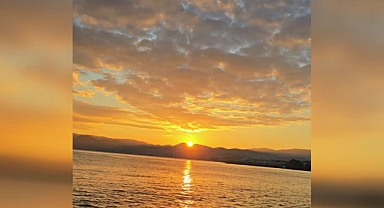 Ordu'da gün doğumunda bulutlara ay yıldız silüeti yansıdı