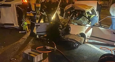 ORDU'DA KAZA: ARAÇ İKİYE BÖLÜNDÜ YARALILAR VAR