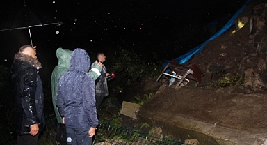 ORDU'DA TEK KATLI EVİN İSTİNAT DUVARI ÇÖKTÜ