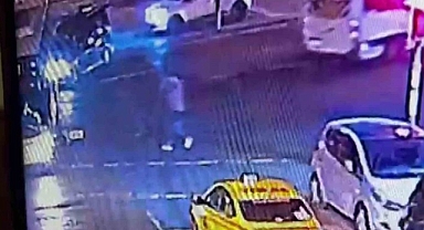 İstanbul Sancaktepe'de İETT otobüsünün çarptığı 3 yaşındaki çocuk öldü, annesi yaralandı