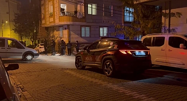 Kardeşini silahla vurarak öldüren şüpheli, kendisini eve kilitledi