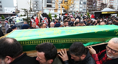 Artvin'de heyelan altında kalan araçta yaşamını yitiren 4 kişinin cenazesi defnedildi