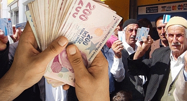 Bankalar emekli promosyonu için yarışa girdi: Maaşı aşan tutarlar