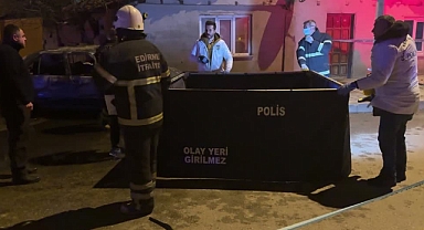 Yanan otomobildeki 4 kişi yaşamını yitirdi 