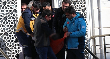Anne İki Kızını Öldürüp İntihar Etti
