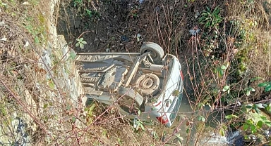ORDU'DA OTOMOBİL DEREYE UÇTU