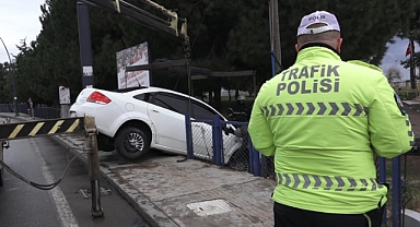 Ordu’da Yayaya Çarpmamak İçin Manevra Yapan Araç Bahçeye Uçtu