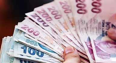 Zamlı emekli maaşları hesaplara yatmaya başladı
