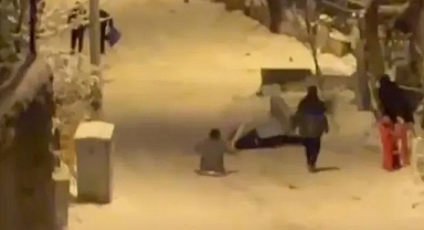 Karda tepsiyle kayan genç kız komaya girdi