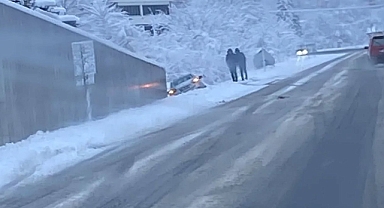 Ordu-Ulubey Yolunda Trafik Kazası: Araçlar Kaygan Yolda Kontrolden Çıktı