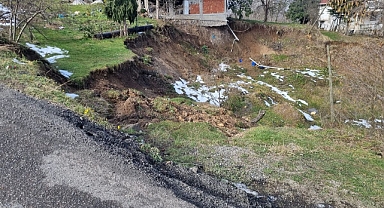 Fatsa'da Heyelan Endişesi: Yukarıardıç Mahallesi'nde Toprak Kayması