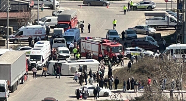 Fatsa’da Öğrenci Servisi ile Kamyonet Çarpıştı: 10 Yaralı