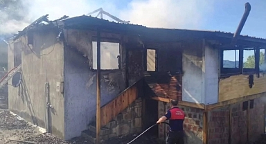 Fatsa’da Yangın: Bir Ev Küle Döndü