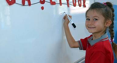 Okullarda serbest kıyafet kalkıyor