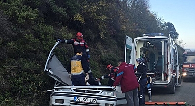Akçaabat’ta Otomobilin Üzerine Kaya Parçası Düştü: 5 Yaralı