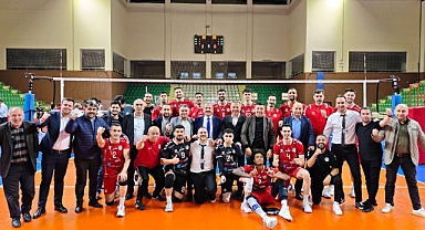 Akkuş Belediyespor, deplasmanda oynayacağı İstanbul Büyükşehir Belediyespor karşılaşmasının hazırlıklarına başladı.