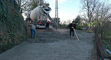 Çamaş’ta 3 Kilometrelik Beton Yol Çalışması Hızla İlerliyor