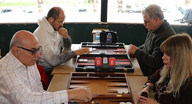 Samsun’da Modern Tavla Şampiyonası Sürüyor
